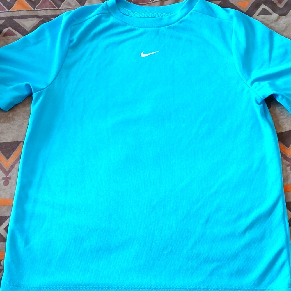 Boys Nike Dry Fit tshirt